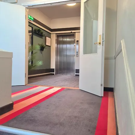 Living Sentrum Hotel