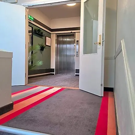 Living Sentrum Hotel