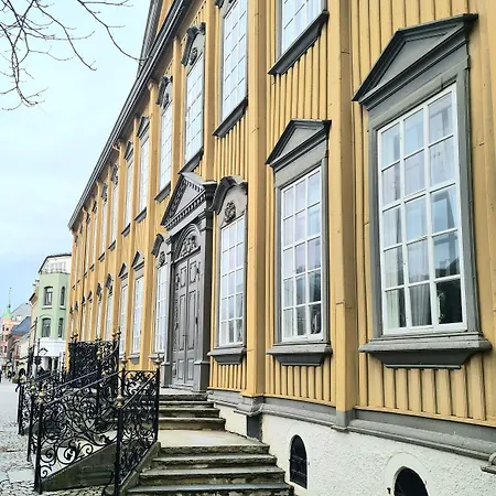 Hotel Living Sentrum 3*